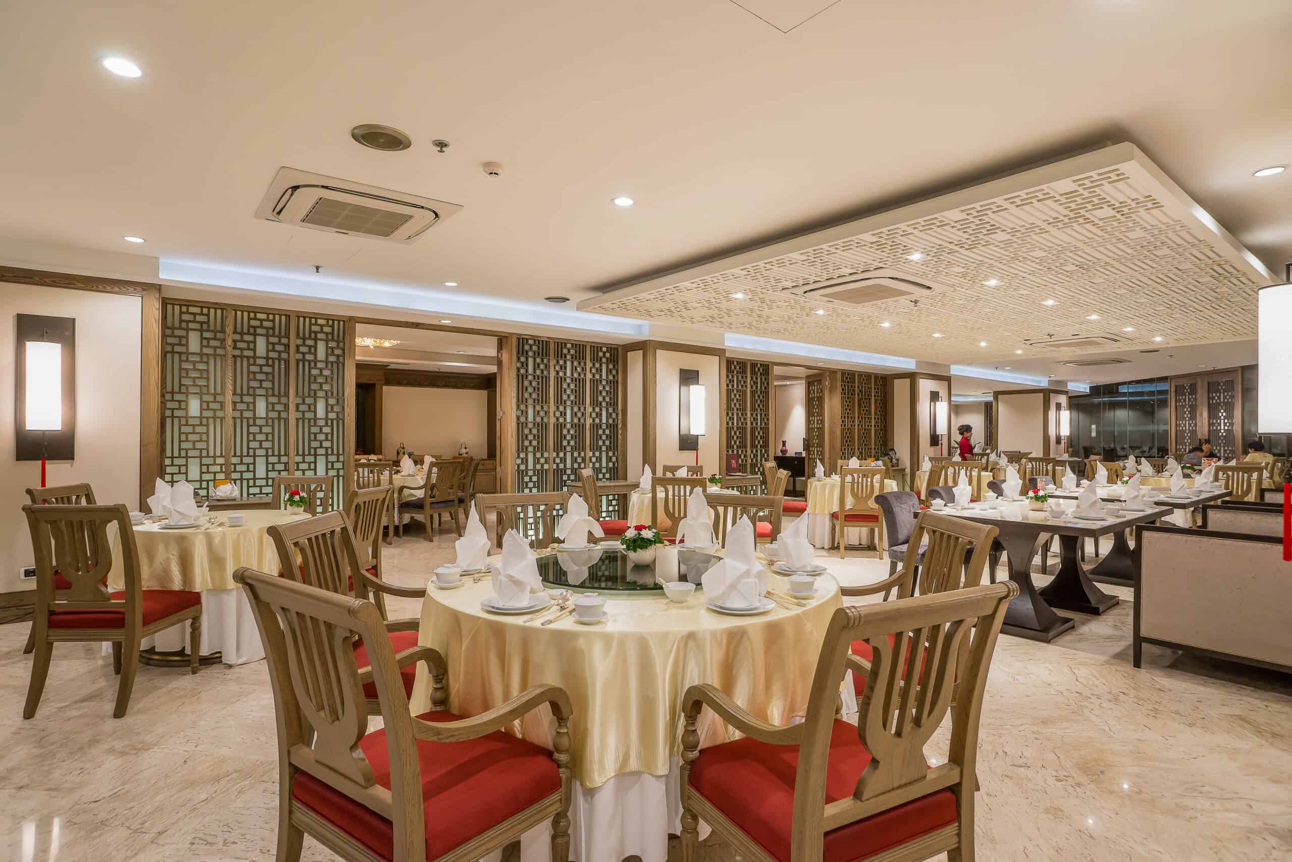 26_Dining-Huang Chao