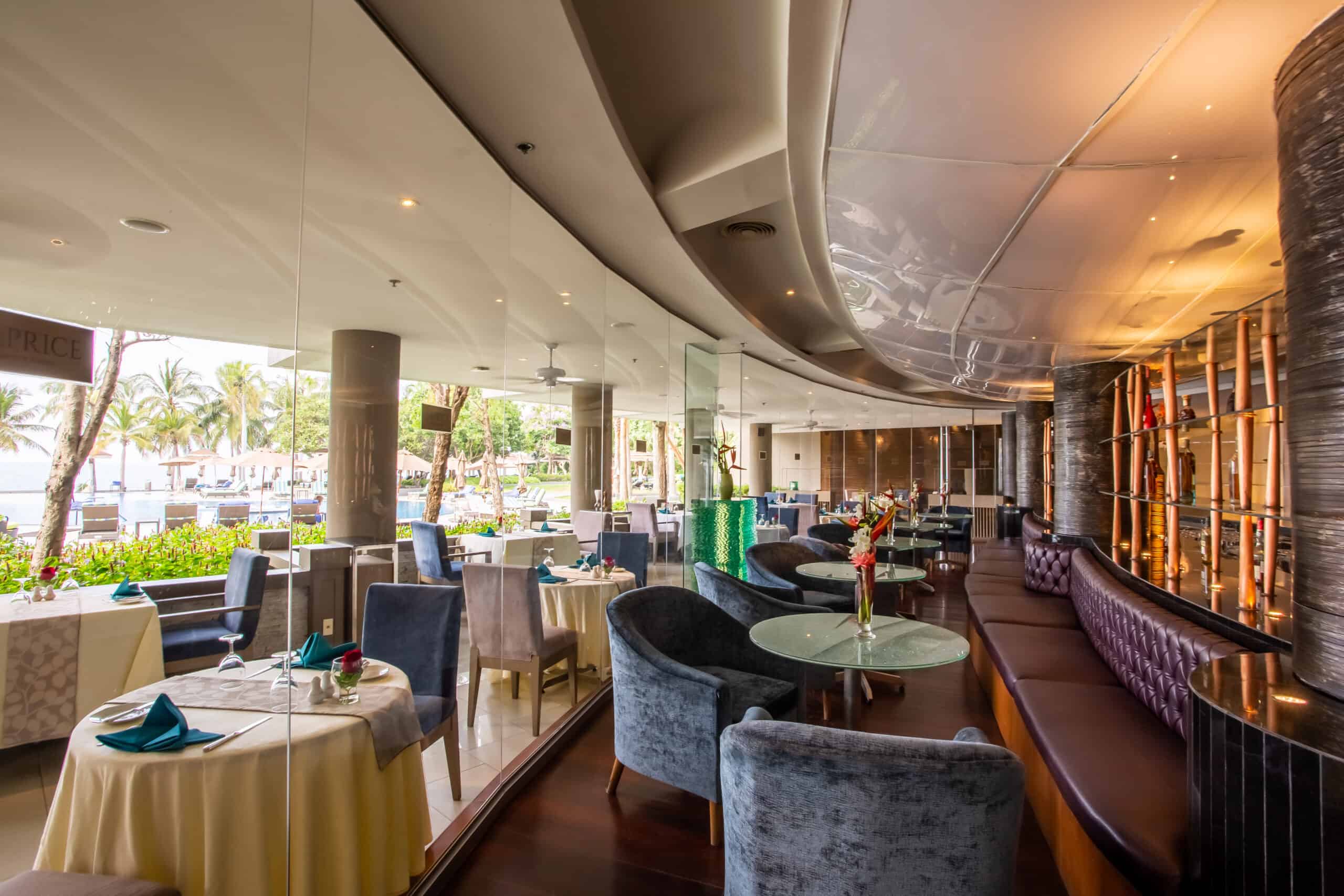 41_Dining-Terrace@Caprice