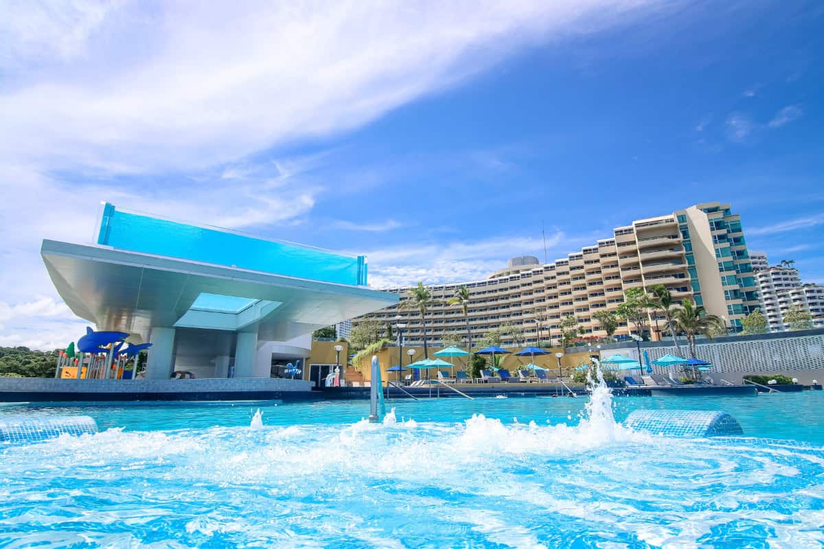 pool at the terrace of our luxury pattaya hotel
