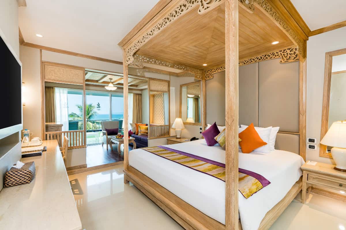 honeymoon suite at our 5-star pattaya hotels