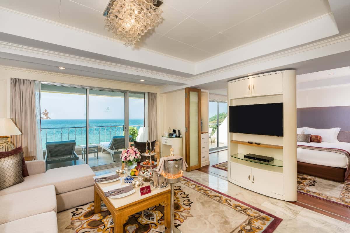hotel room with private balcony in luxury pattaya hotel