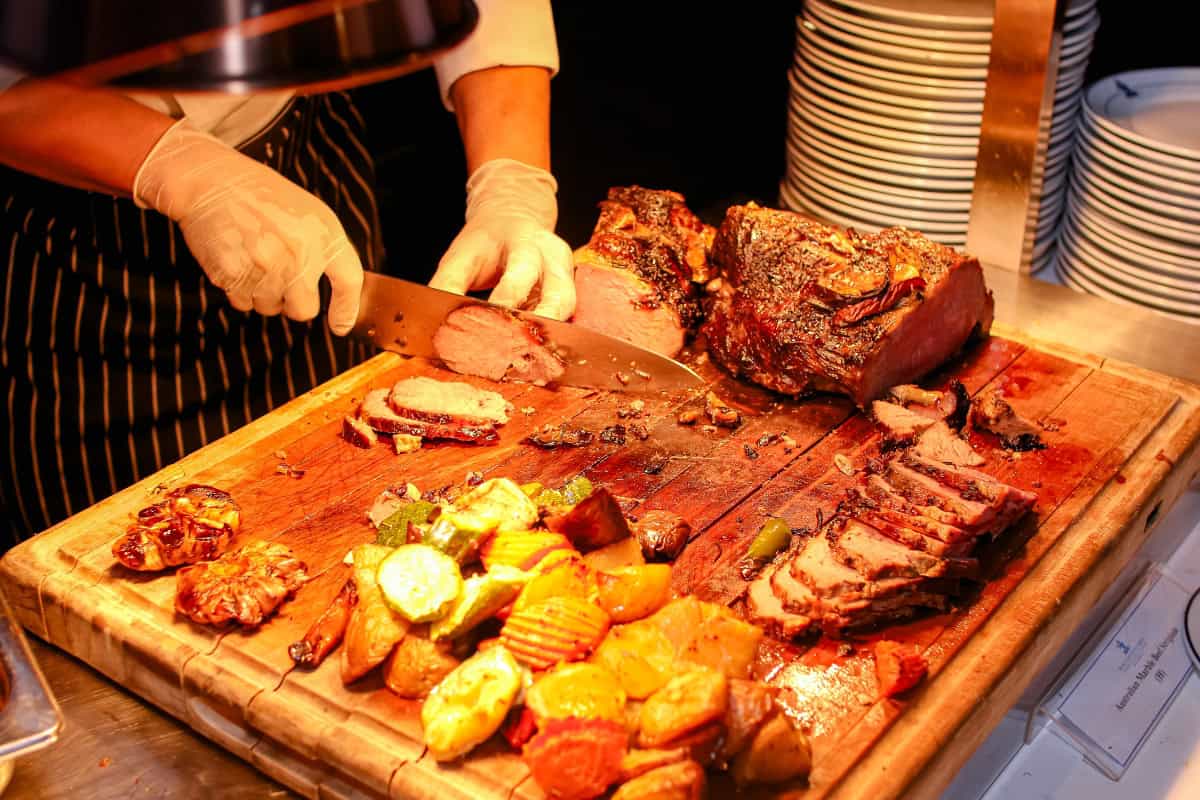 freshly carved high quality meat at our buffet offerings