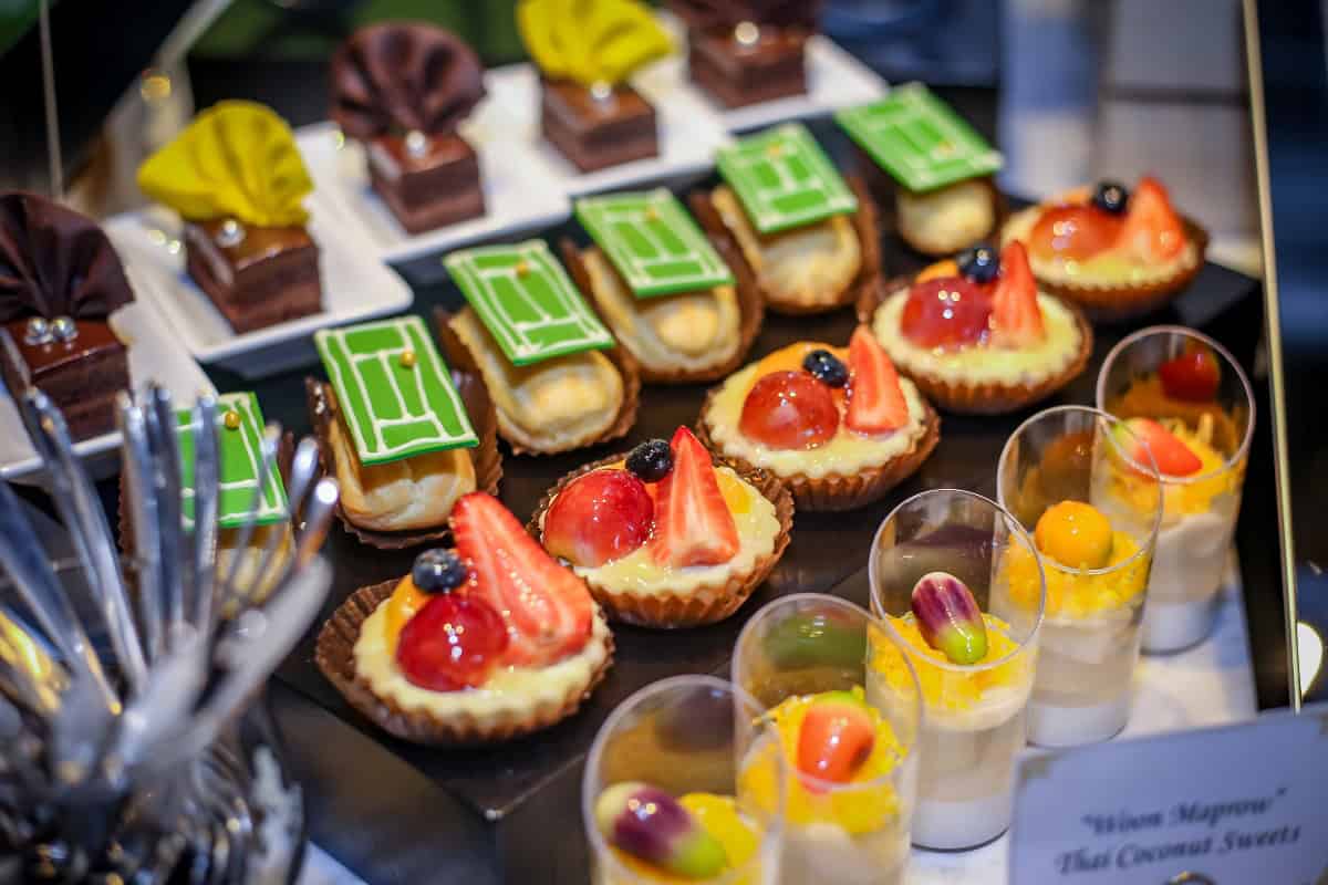 sweet treats at our tennis themed buffet