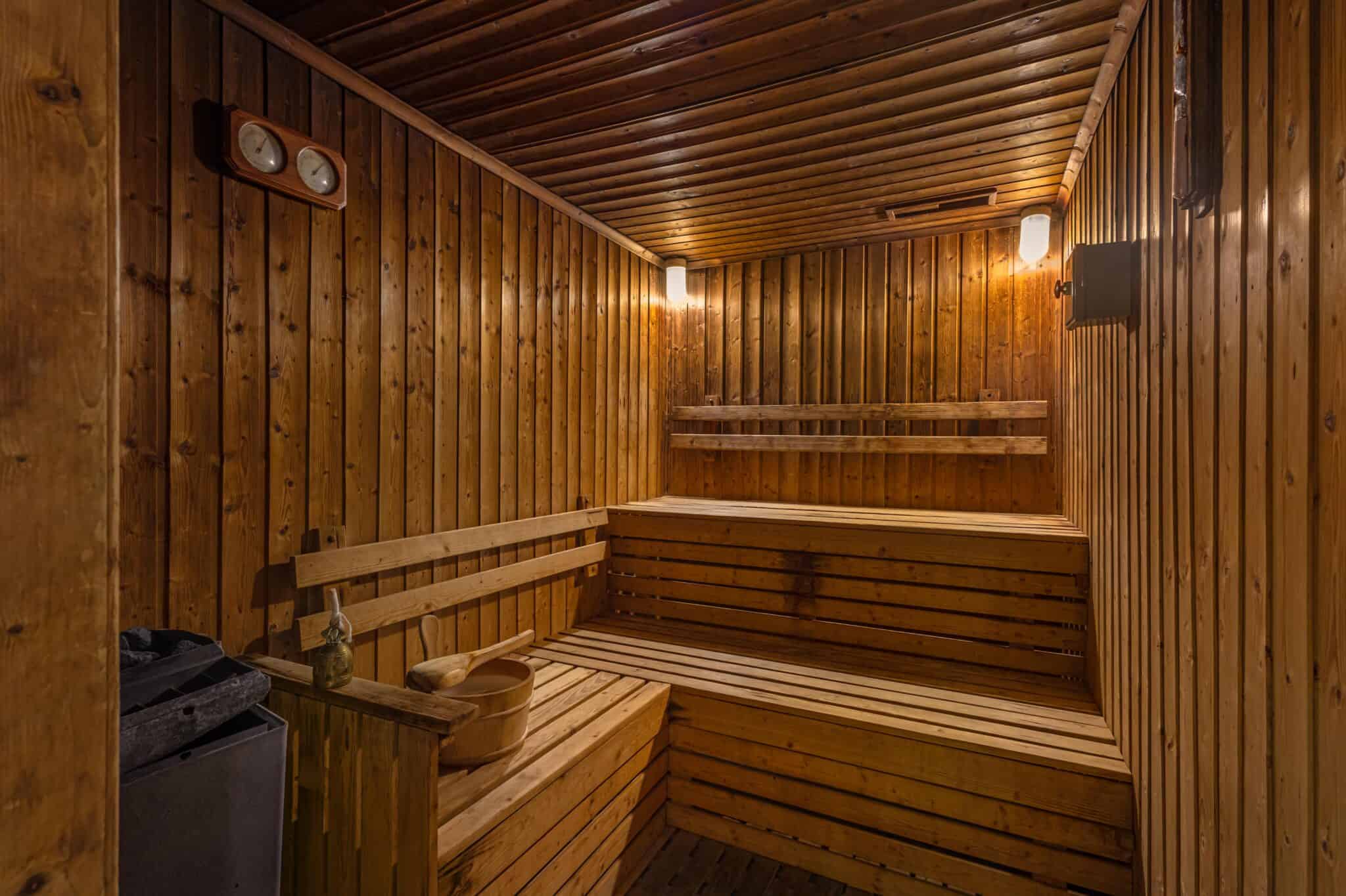 Relaxing Sauna and Steam Room