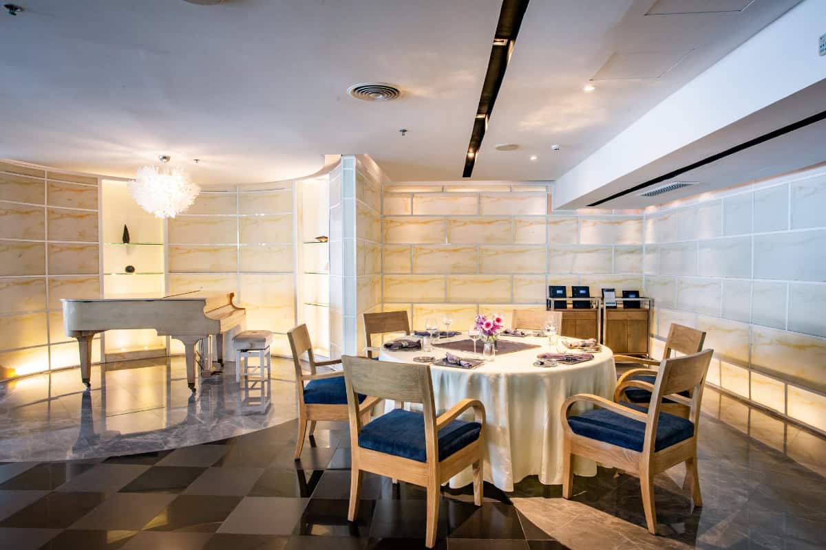 group seating at caprice fine dining in pattaya