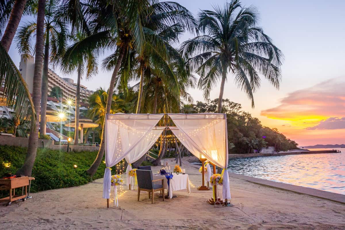 fine dining in pattaya on the beach