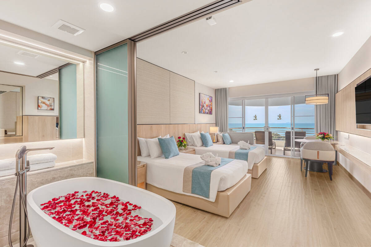 twin bed configuration of a room at our luxury hotel in pattaya