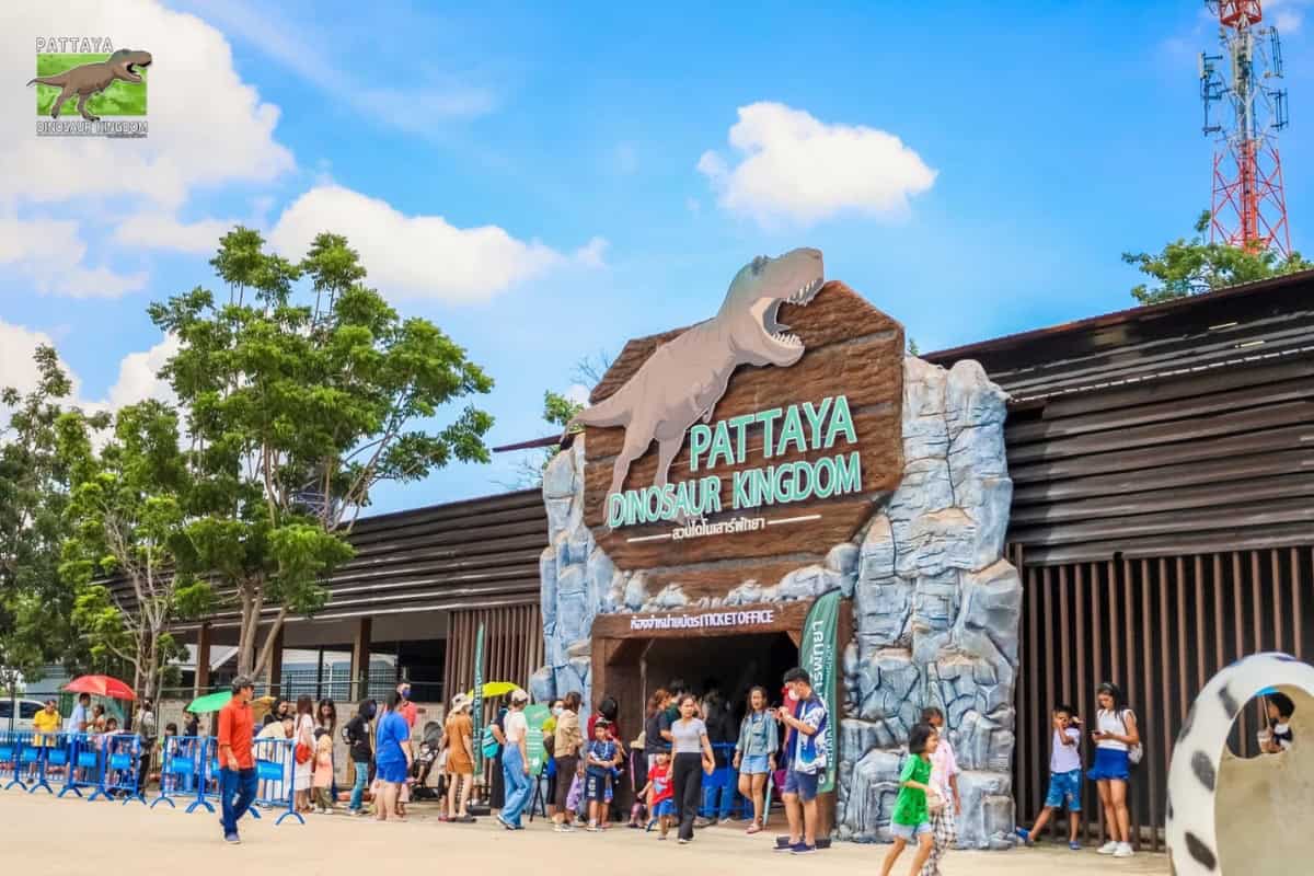 pattaya dinosaur kingdom entrance