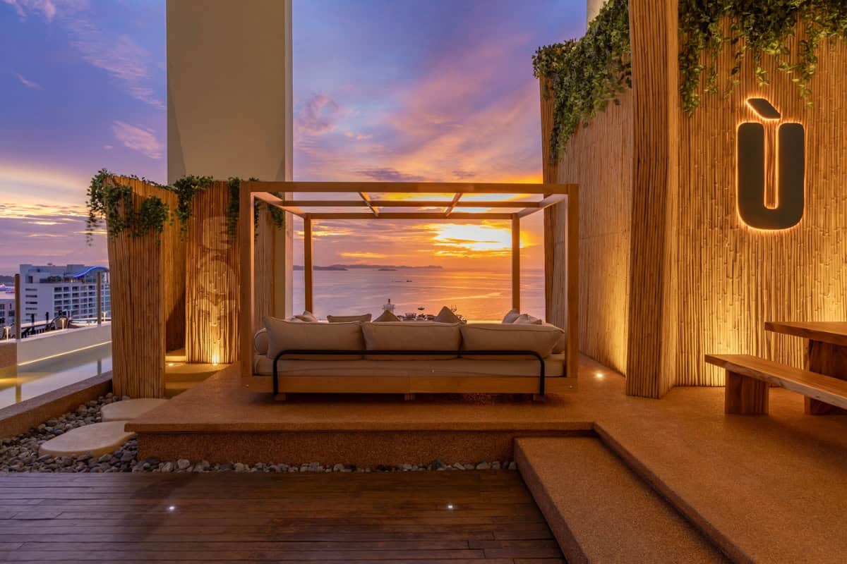 barbu rooftop bar in pattaya