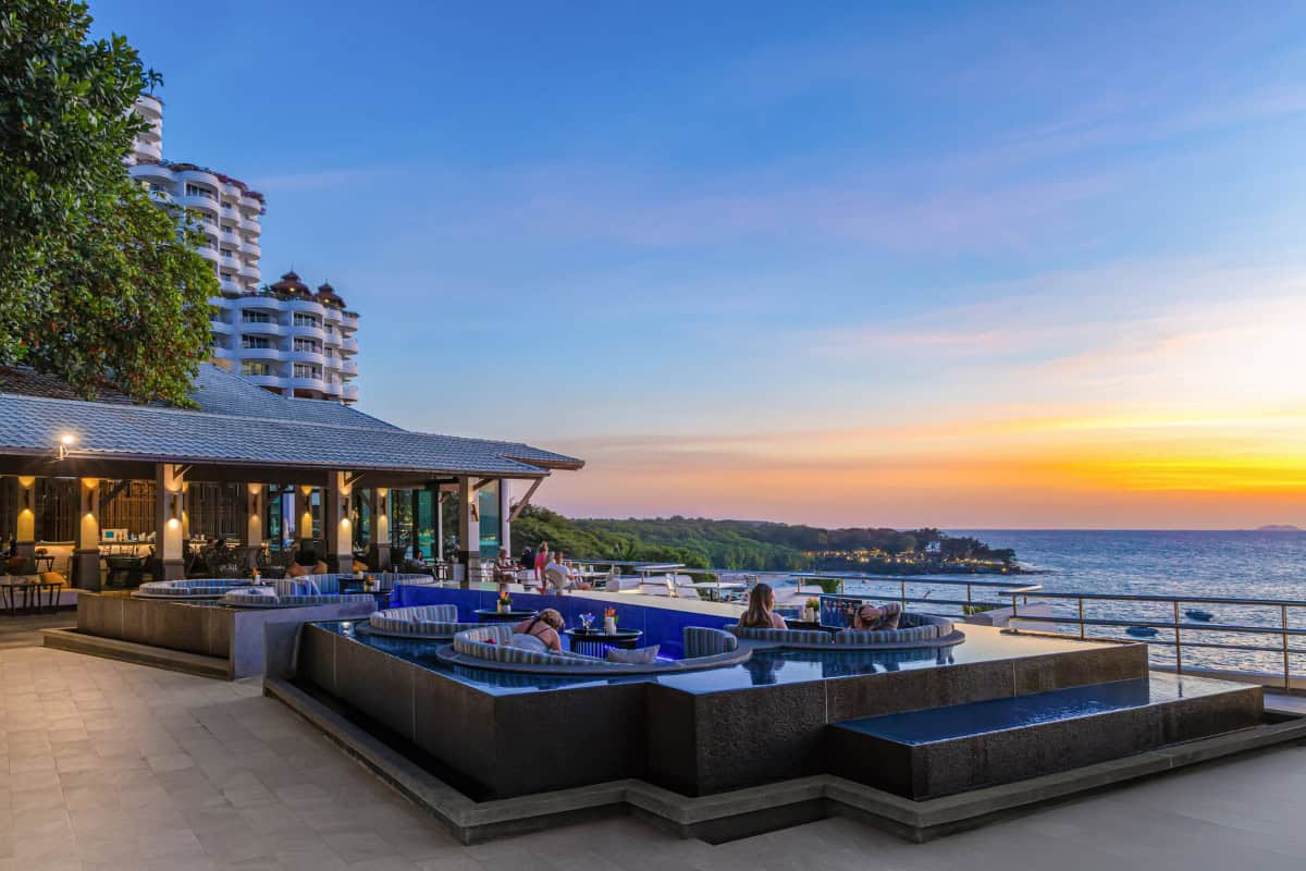 royal cliff rooftop bar in pattaya