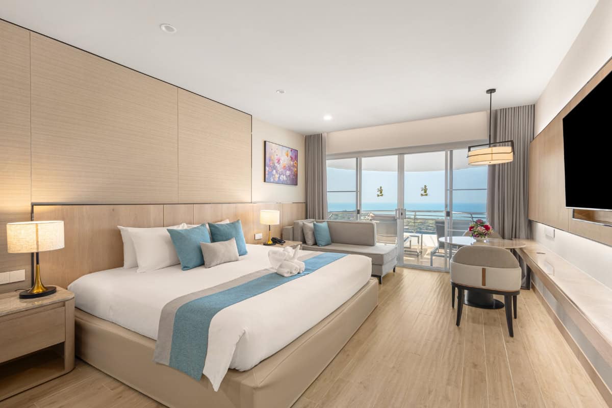 newly renovated grand pearl room at our best business hotel in pattaya by the beach