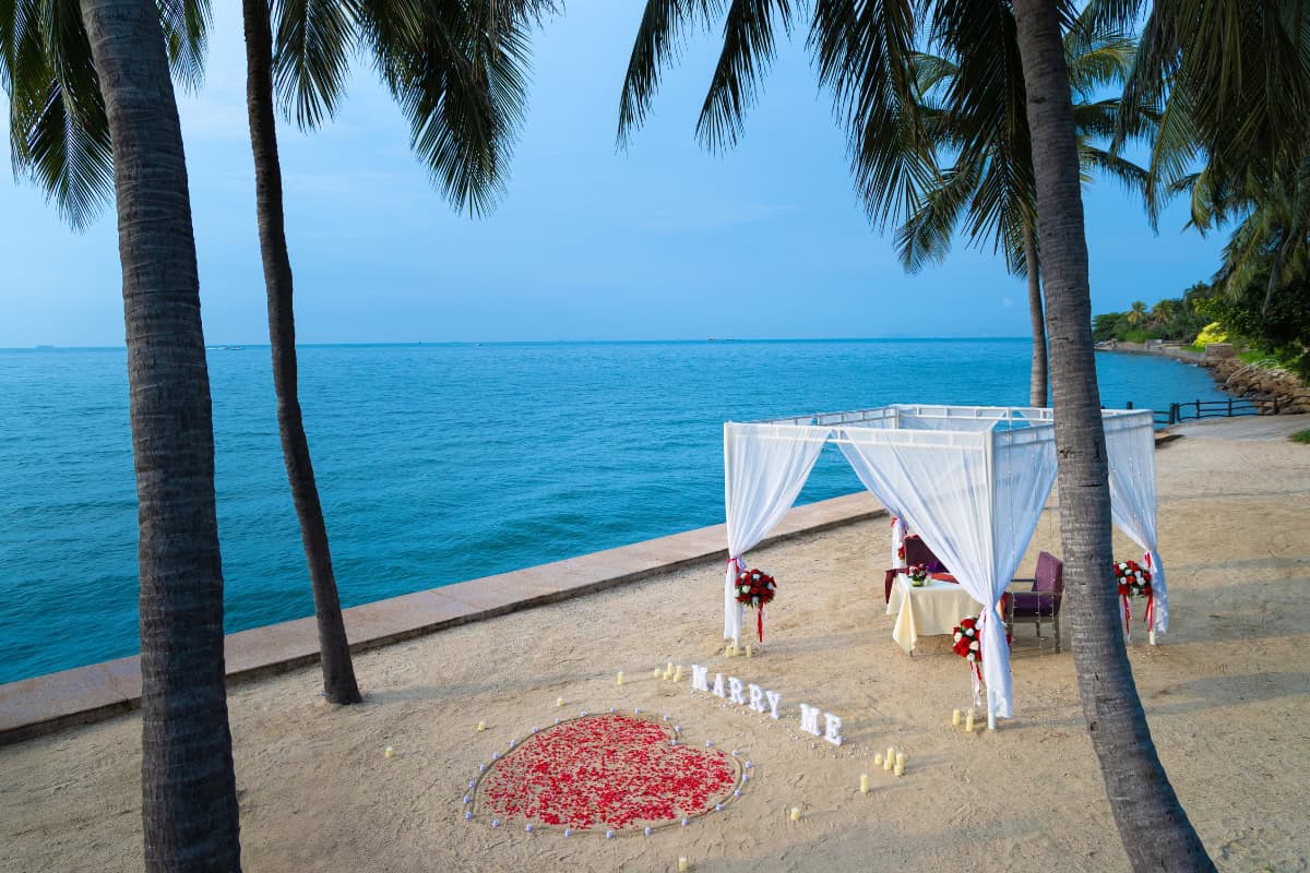 private dinner by the sea at royal wing