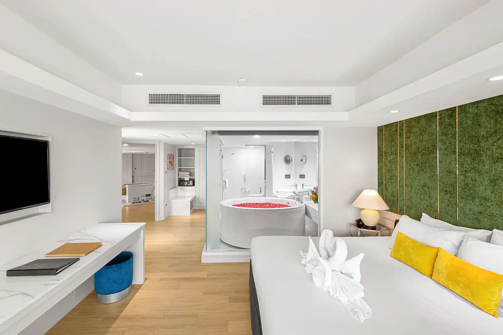 RC_Theme Suite 2 Bedrooms Thai Modern - 03